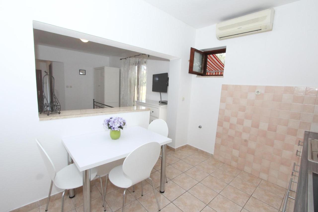 Apartments Mirela Ровінь Екстер'єр фото