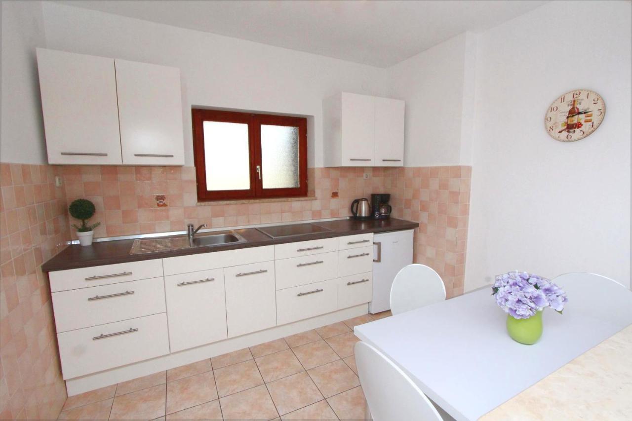 Apartments Mirela Ровінь Екстер'єр фото