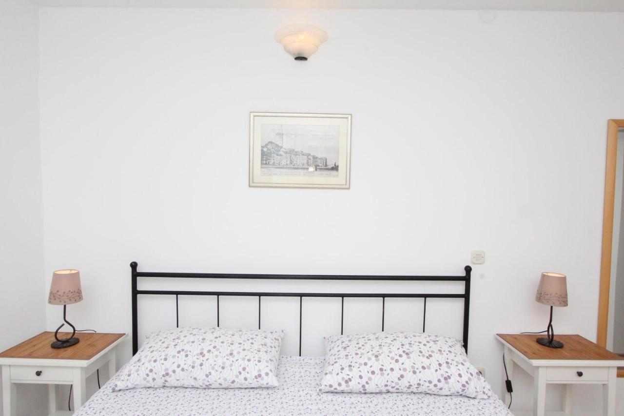 Apartments Mirela Ровінь Екстер'єр фото