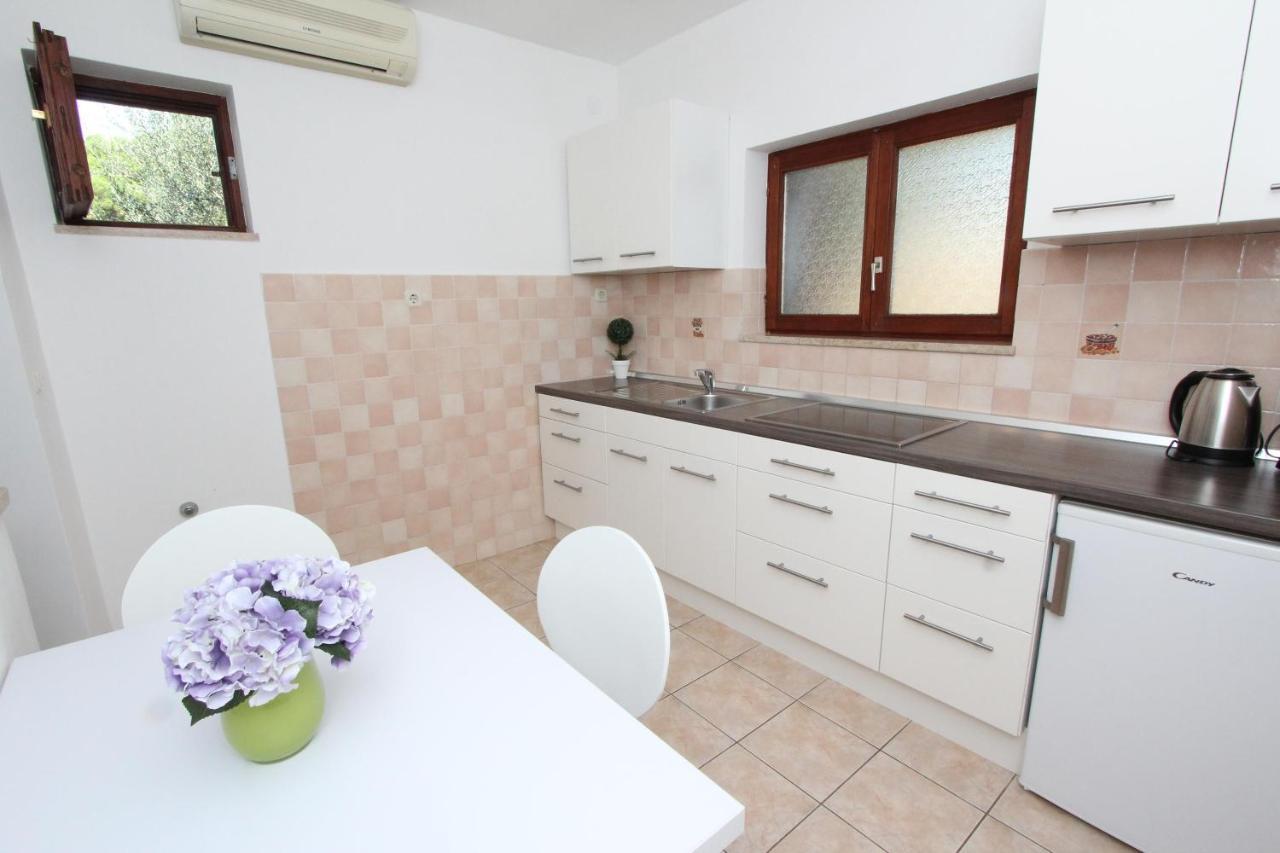 Apartments Mirela Ровінь Екстер'єр фото