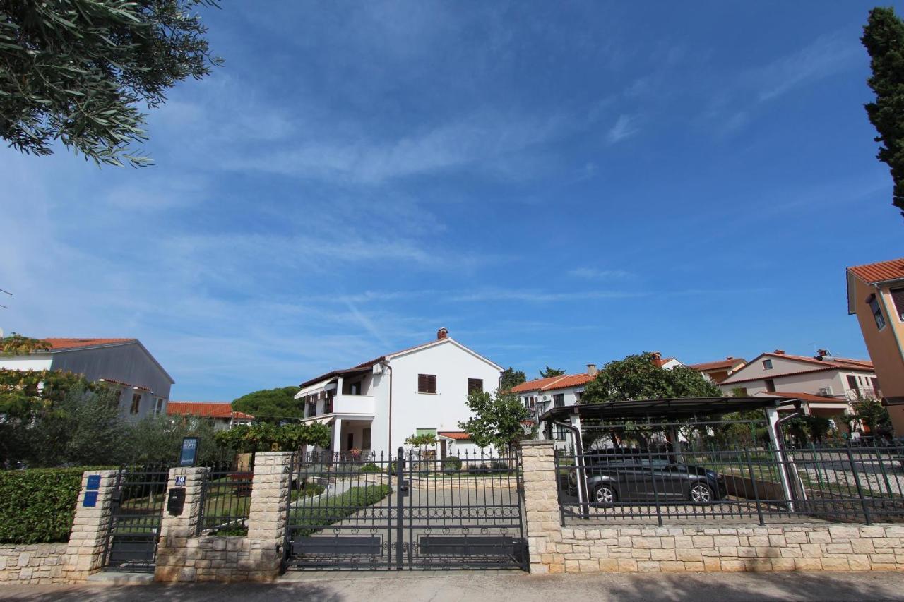 Apartments Mirela Ровінь Екстер'єр фото