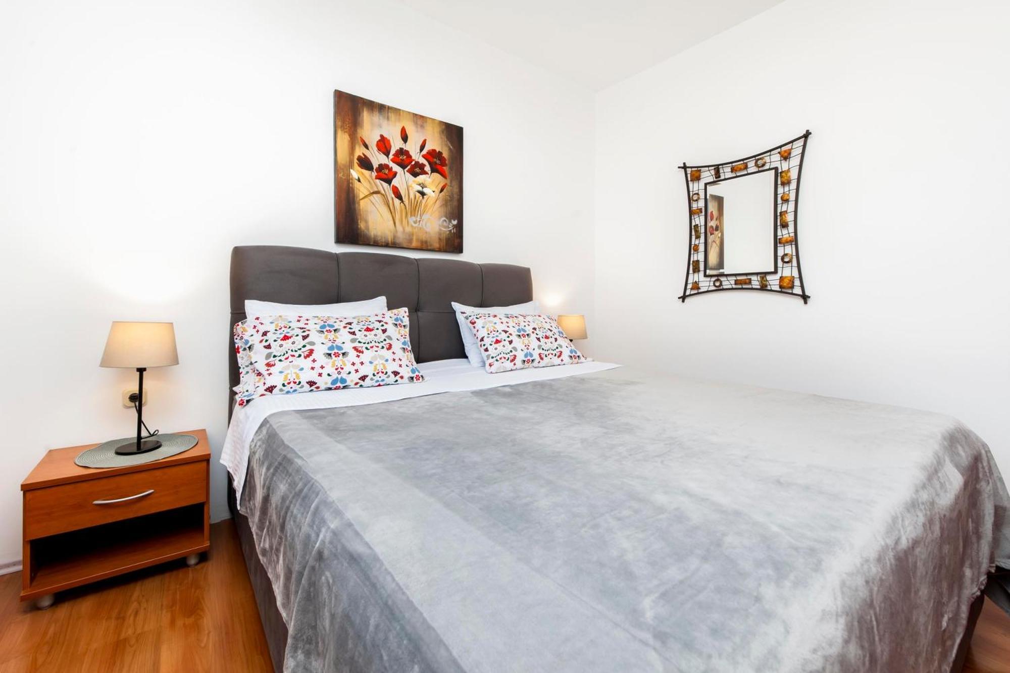 Apartments Mirela Ровінь Екстер'єр фото