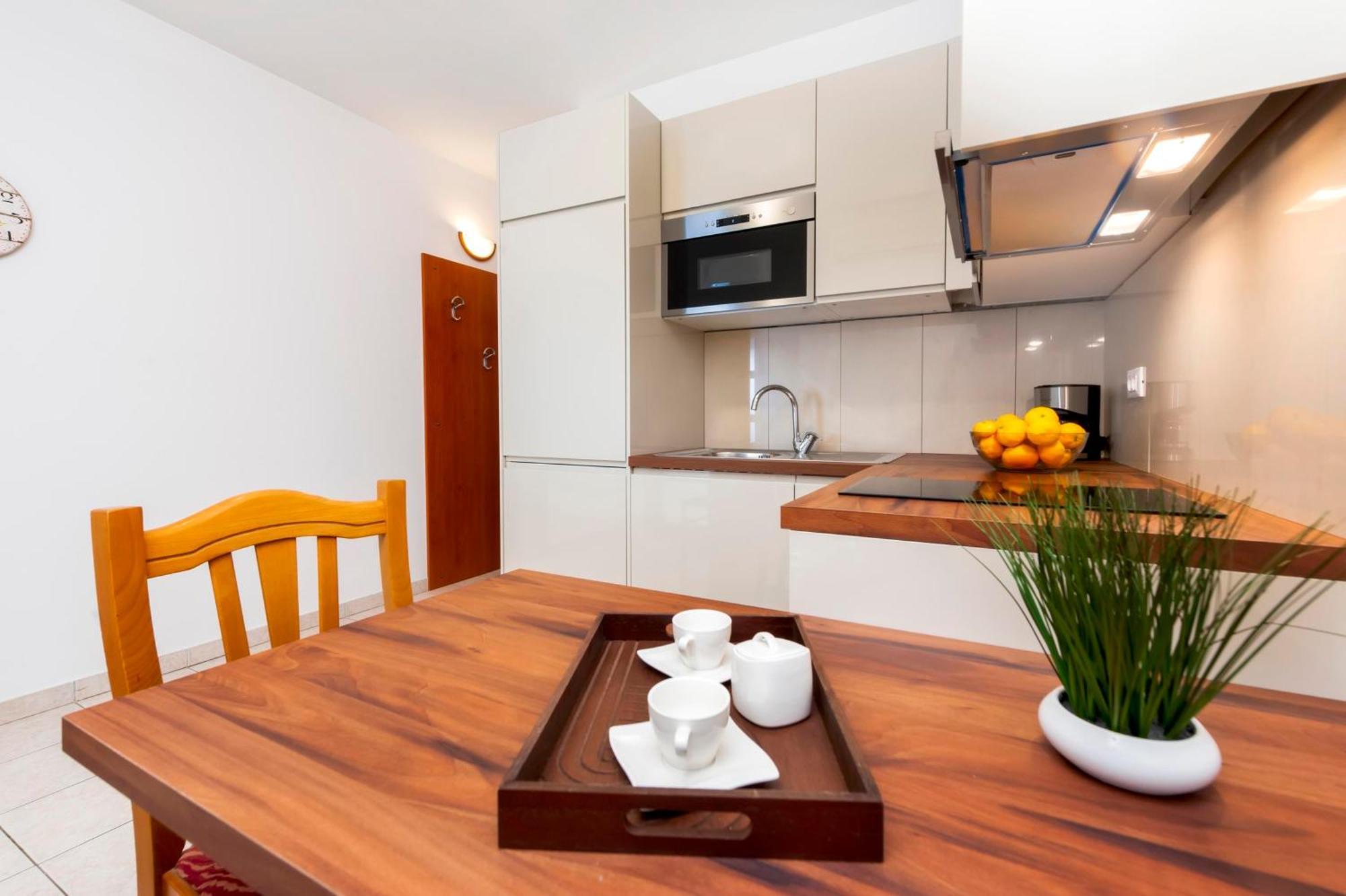 Apartments Mirela Ровінь Екстер'єр фото