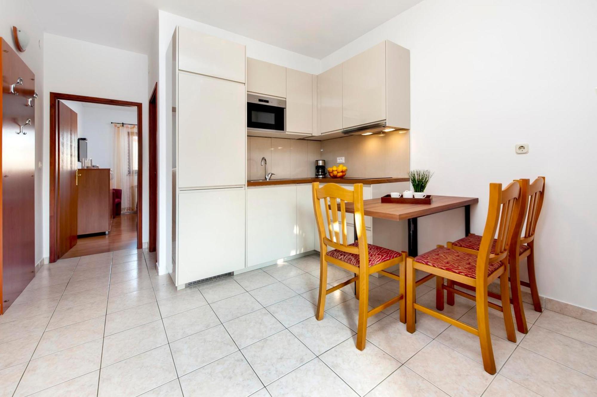 Apartments Mirela Ровінь Екстер'єр фото